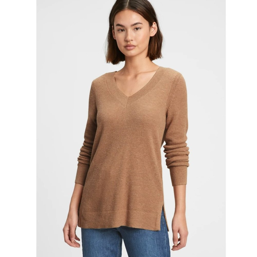 NWT ~ GAP V-NECK SWEATER SIZE S